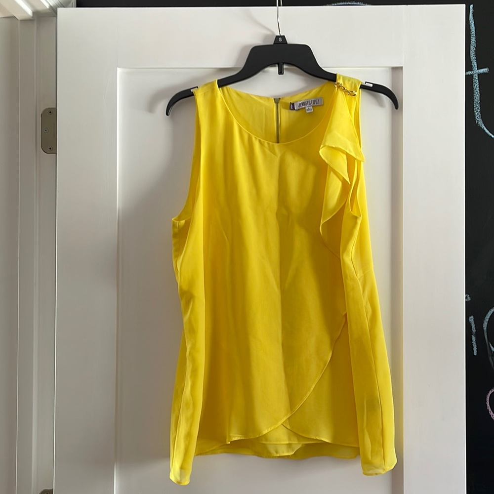 Jennifer Lopez yellow blouse